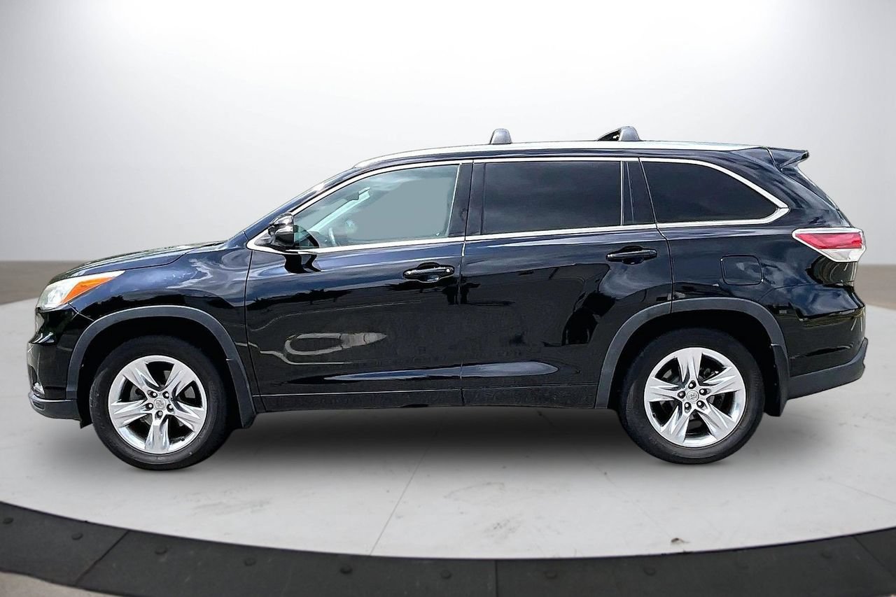 Used 2015 Toyota Highlander Limited w/ Driver Technology Package AWD/4WD image 5
