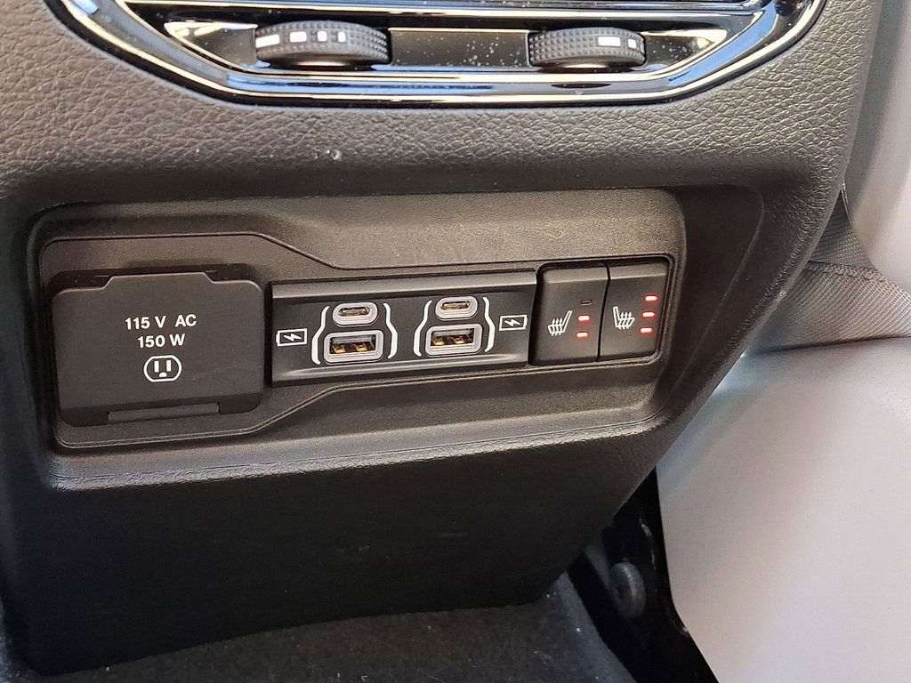 Used 2023 Jeep Grand Cherokee Overland image 14