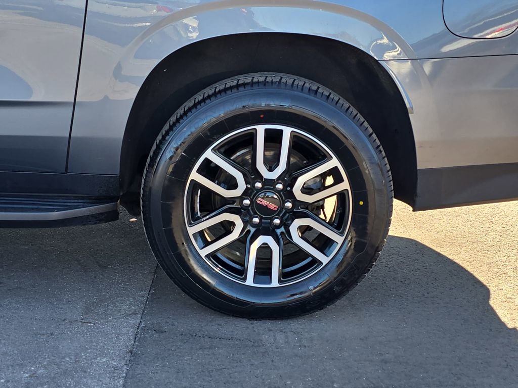 Used 2021 GMC Yukon XL AT4 image 38