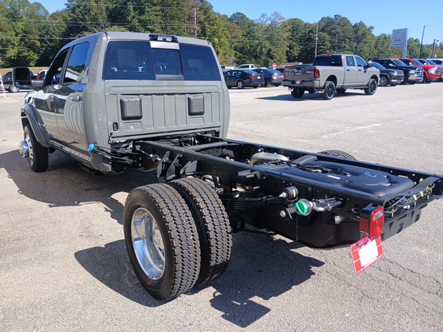 New 2027 RAM 5500 4x4 Crew Cab w/ Laramie Trim Package image 5