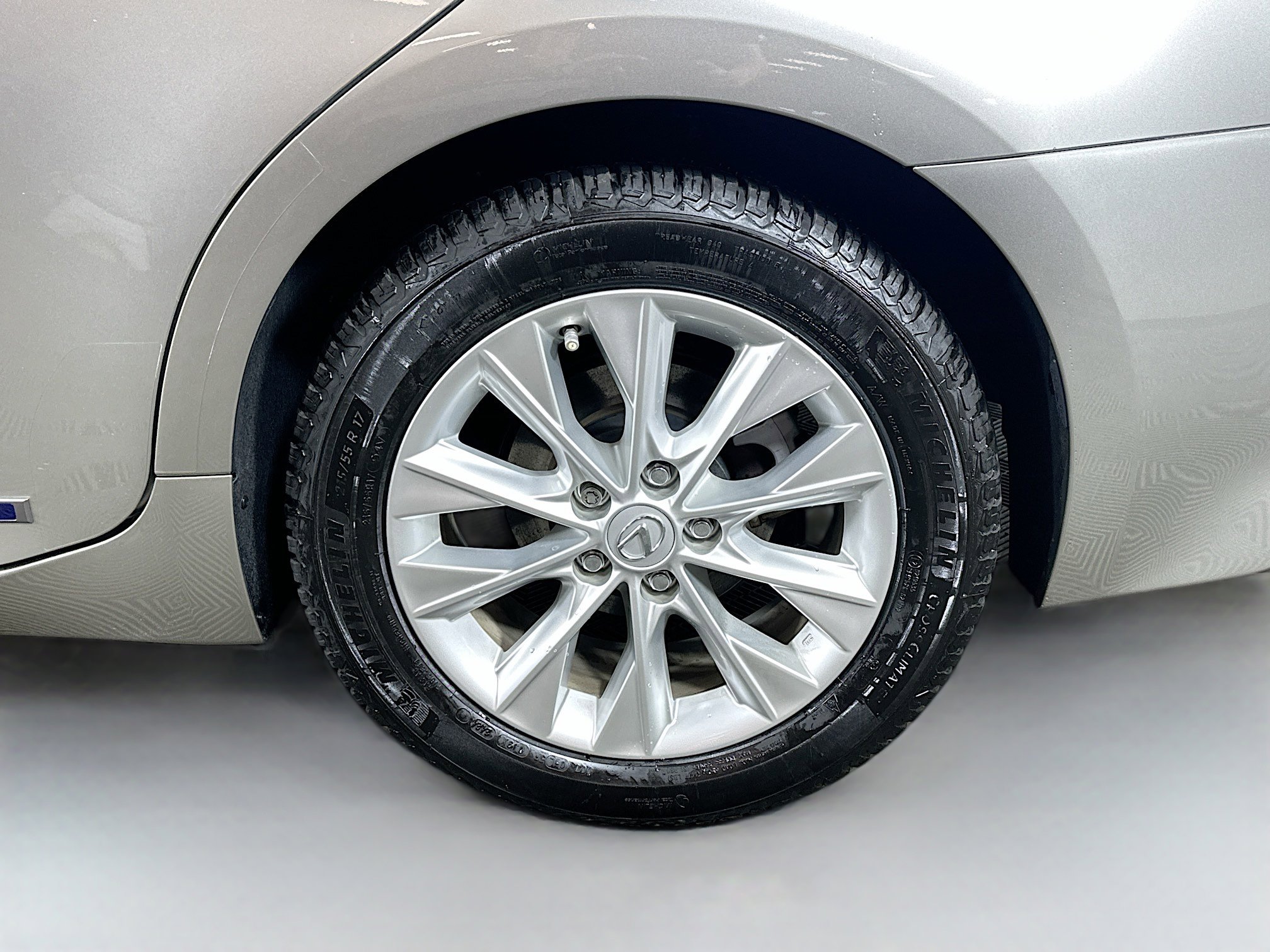 Used 2015 Lexus ES 300h w/ Navigation System Package FWD image 31