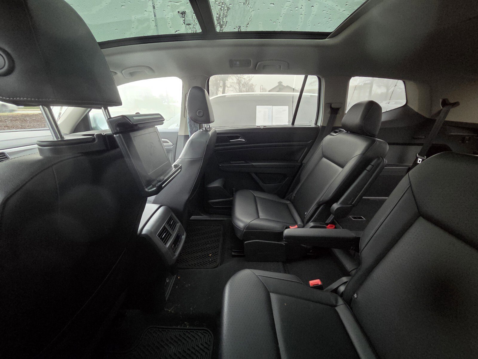 Used 2019 Volkswagen Atlas SE w/ Panoramic Sunroof Package image 6