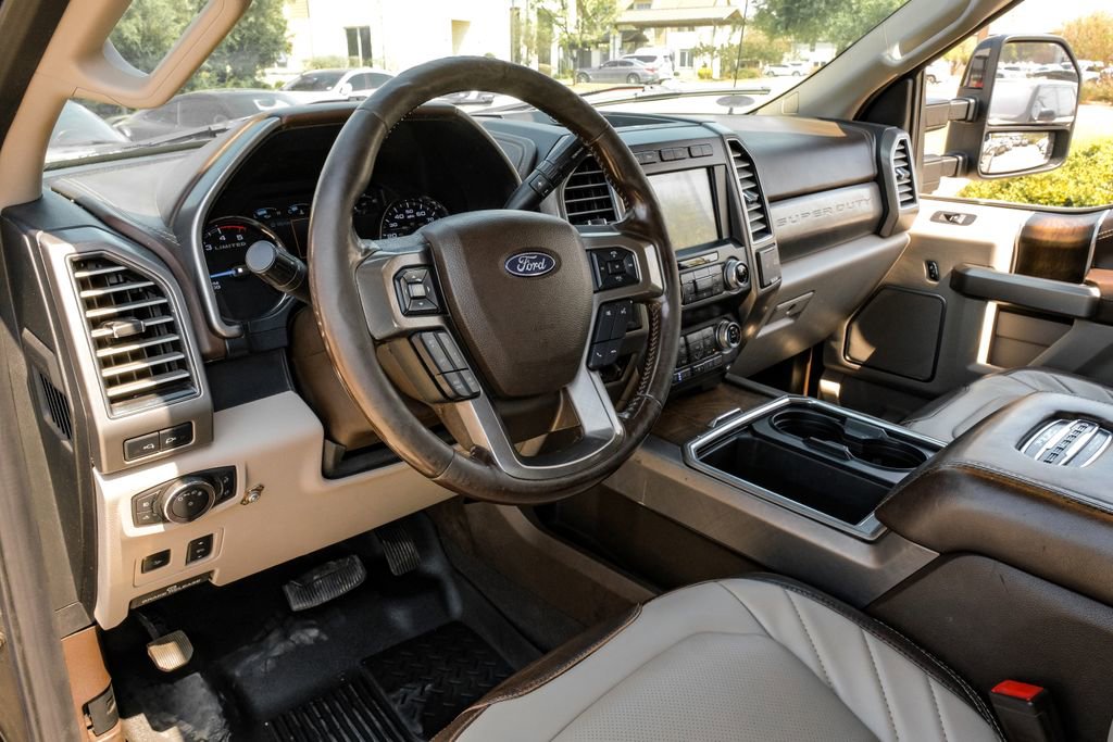 Used 2019 Ford F350 Limited image 12