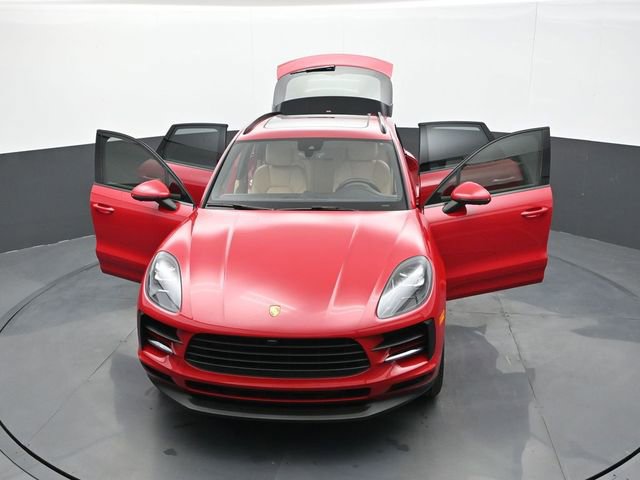 Certified 2020 Porsche Macan image 32