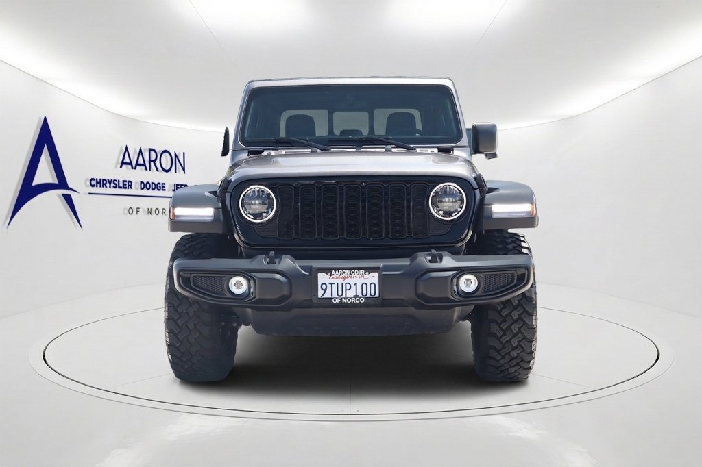 Used 2025 Jeep Wrangler Unlimited Sport AWD/4WD image 2