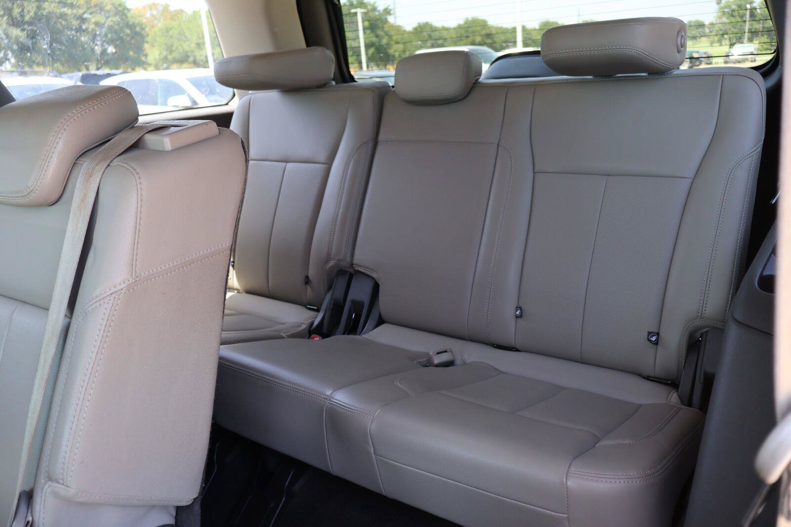 Used 2019 Ford Expedition XLT w/ Equipment Group 202A RWD image 15
