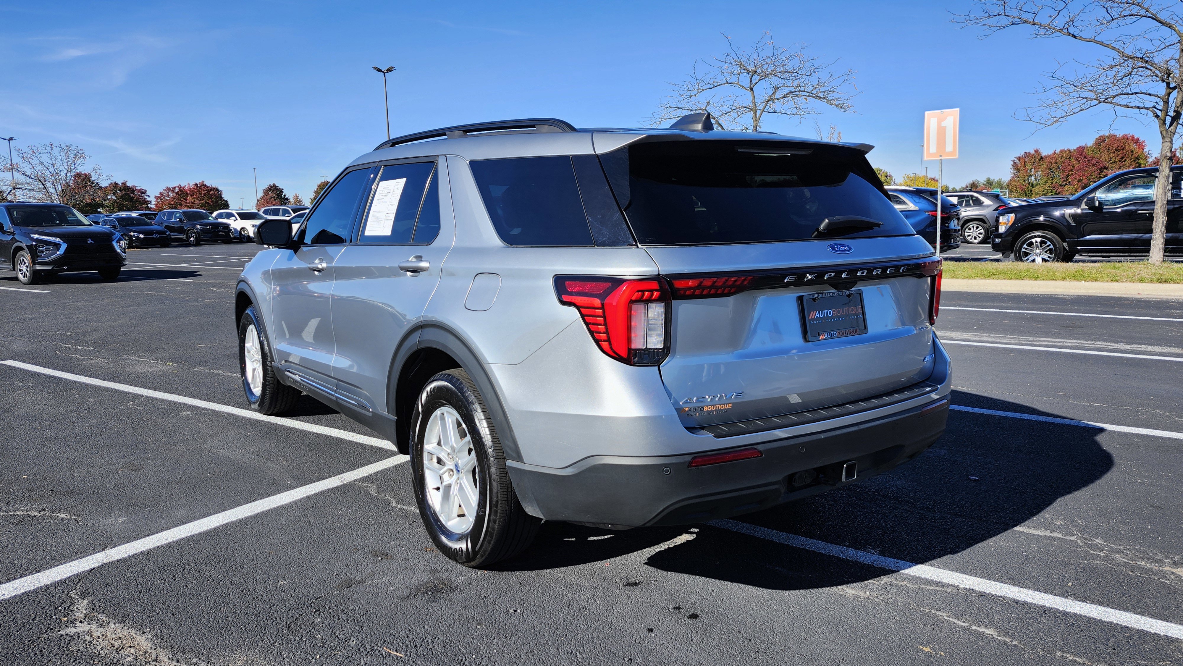 Used 2025 Ford Explorer Active image 8