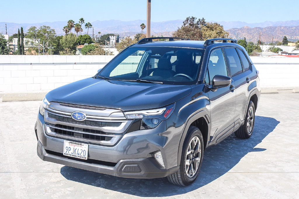 Used 2025 Subaru Forester Premium w/ Convenience Package #1 AWD/4WD image 3