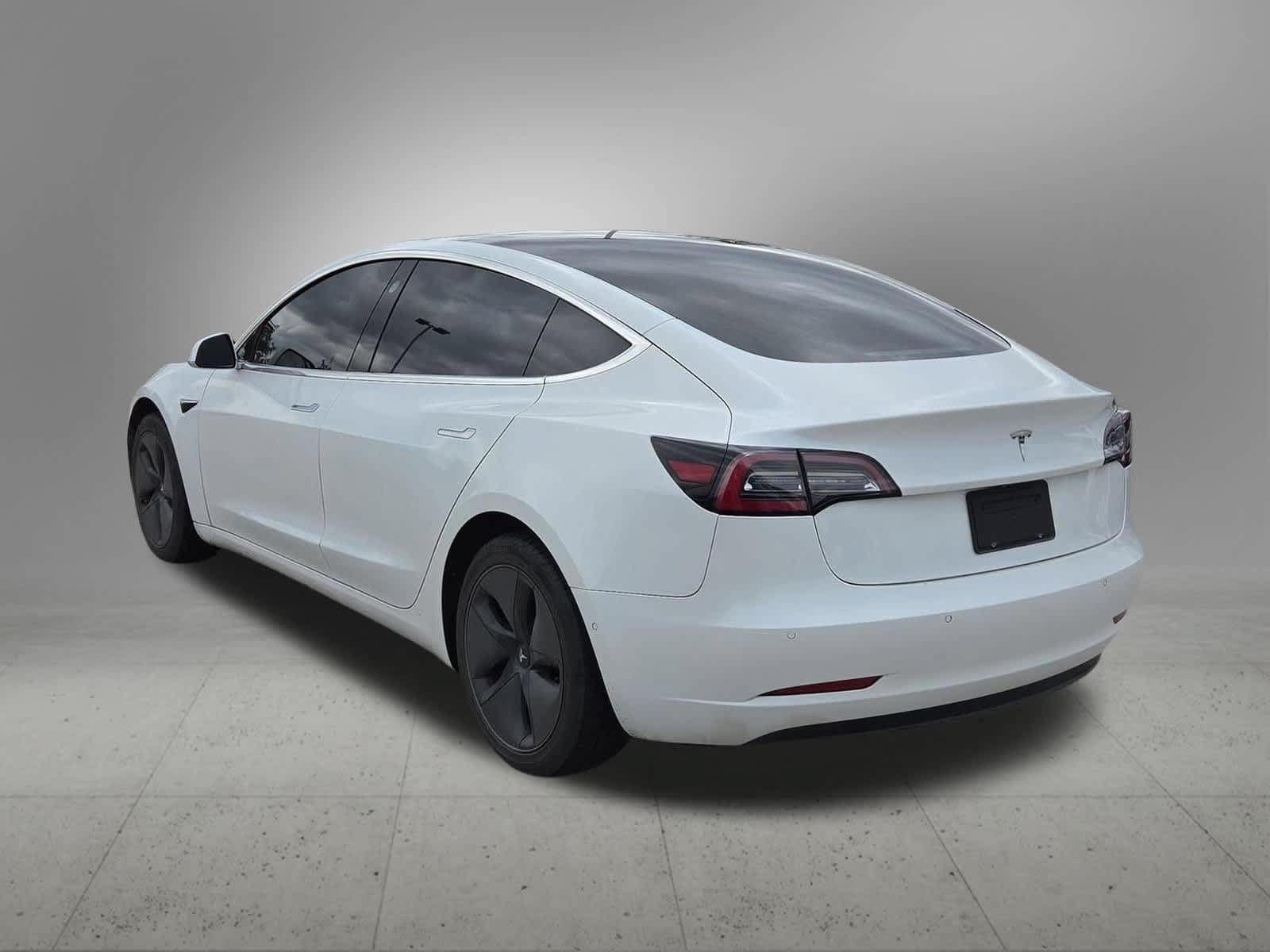 Used 2020 Tesla Model 3 Standard Range Plus RWD image 4