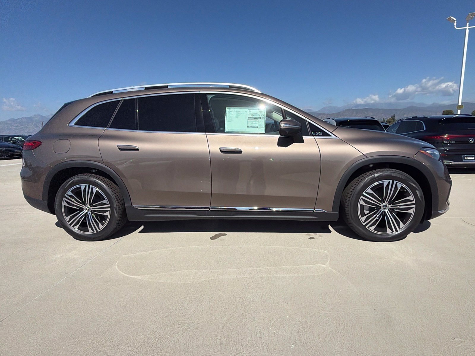 New 2027 Mercedes-Benz EQS 400 4MATIC SUV image 12