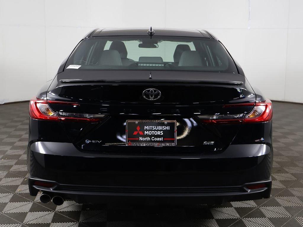 Used 2025 Toyota Camry SE FWD image 10