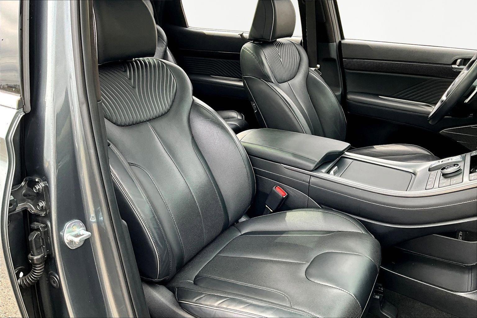 Used 2023 Hyundai Palisade Calligraphy image 29