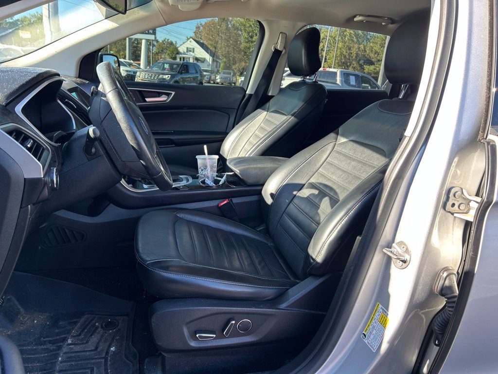 Used 2018 Ford Edge SEL w/ Equipment Group 201A AWD/4WD image 9
