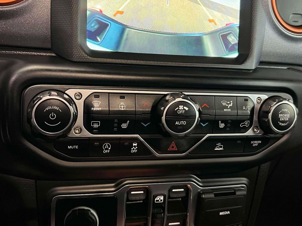 Used 2022 Jeep Gladiator Mojave w/ Cold Weather Group image 29