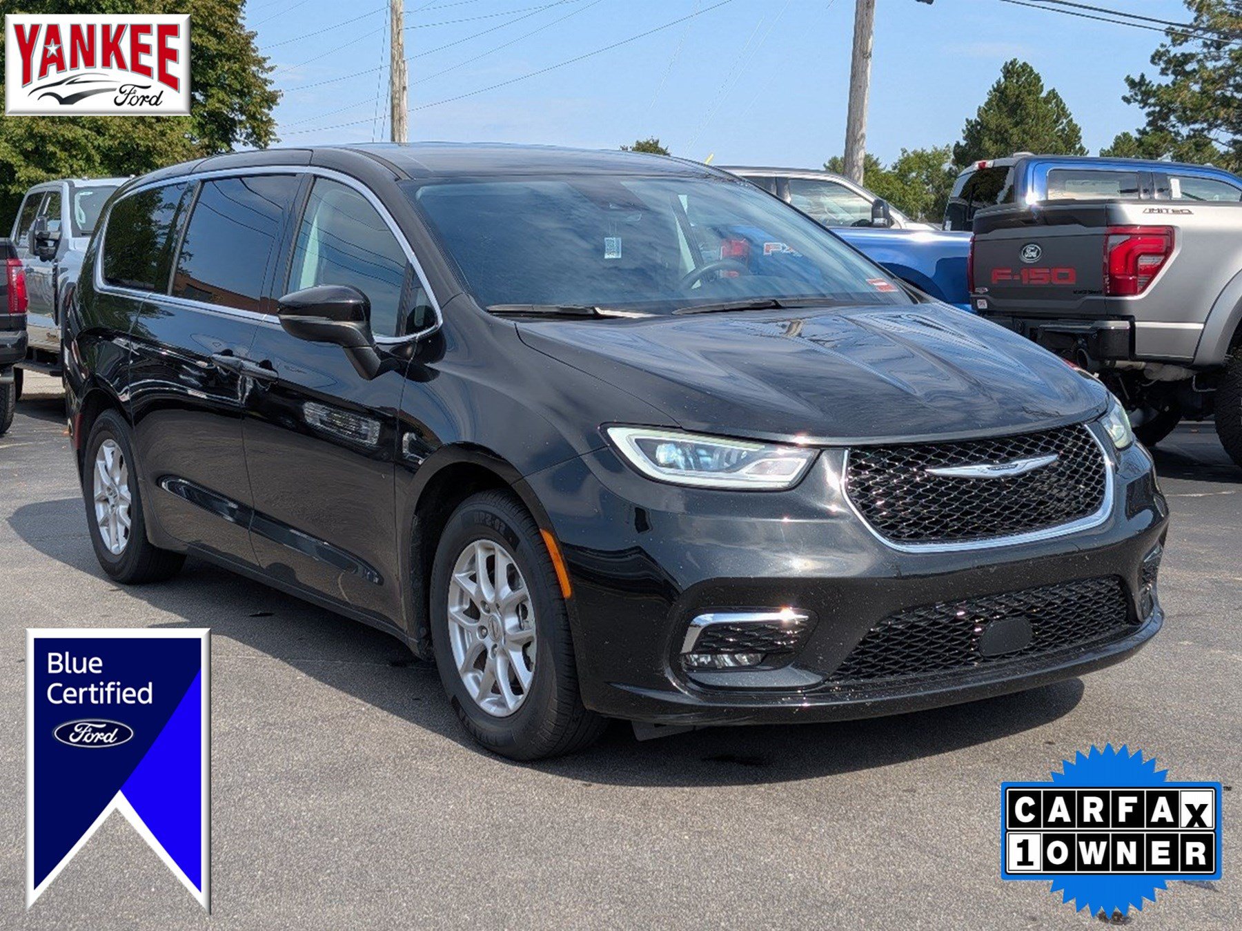 Used 2023 Chrysler Pacifica Touring-L