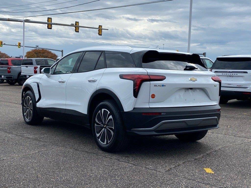 New 2025 Chevrolet Blazer EV LT w/ Super Cruise Package AWD/4WD image 5
