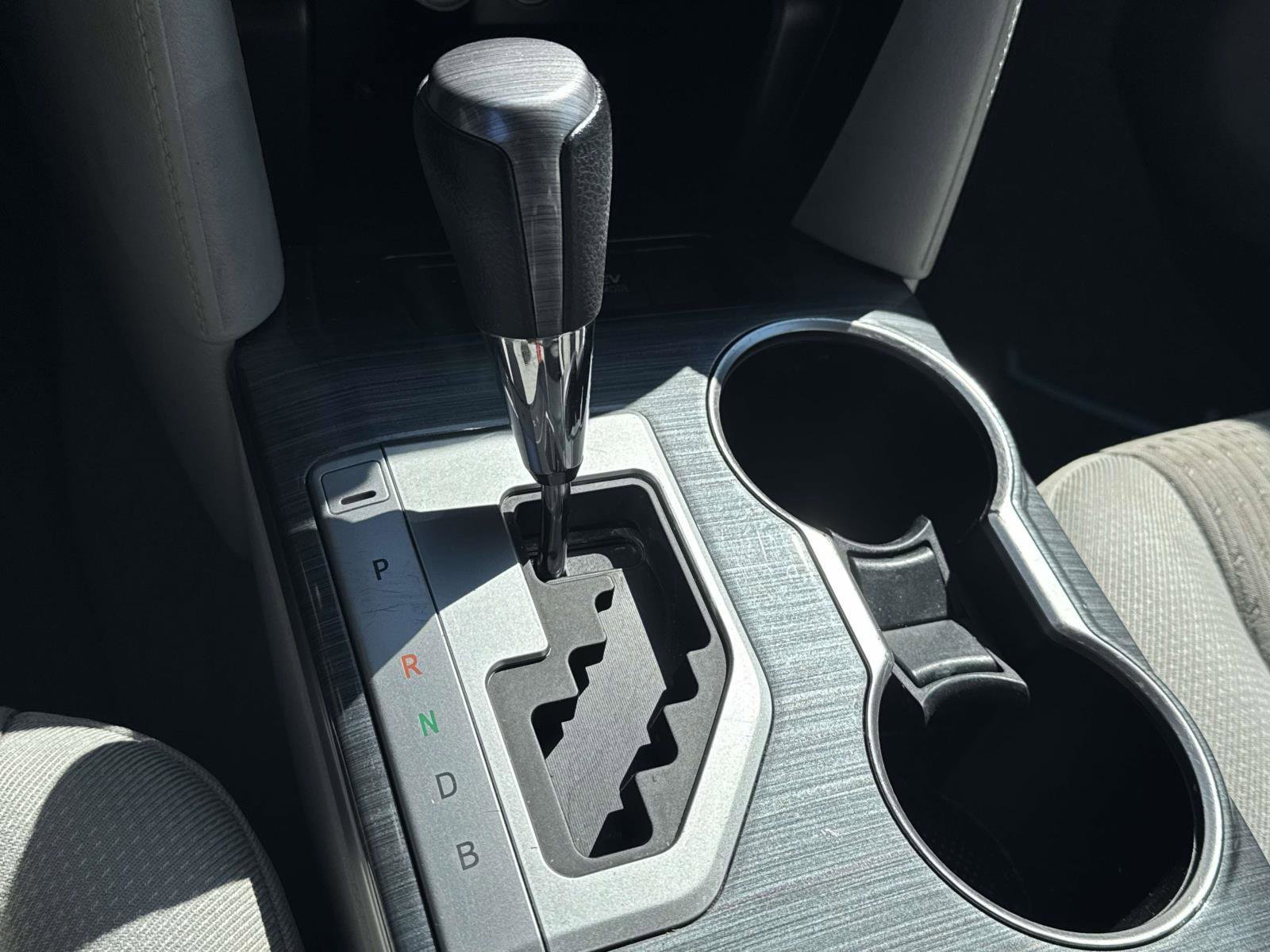 Used 2014 Toyota Camry LE image 25