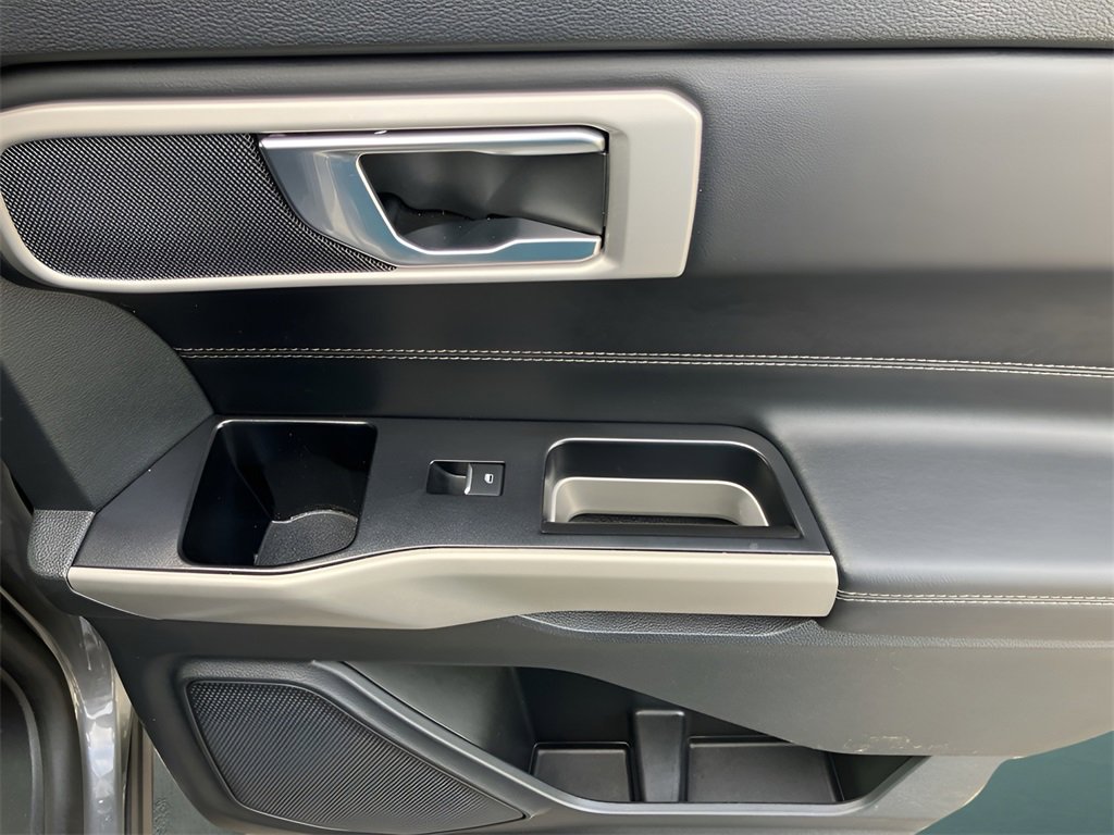 Used 2022 Ford Explorer XLT image 49