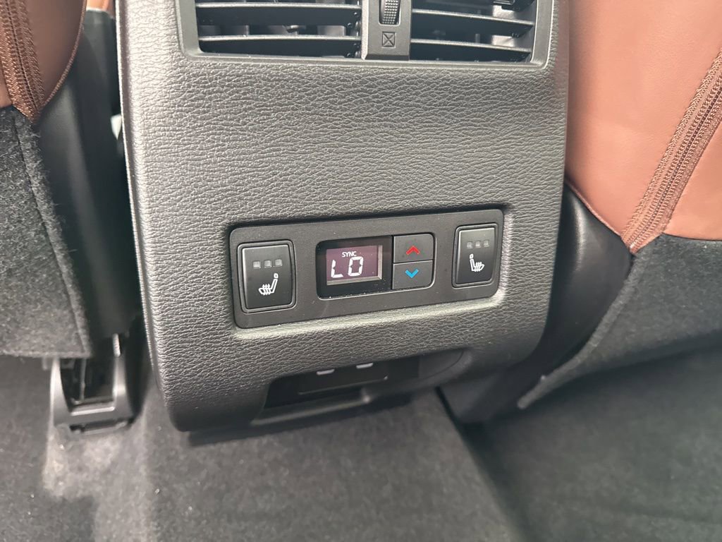 Used 2026 Mitsubishi Outlander SEL FWD image 39