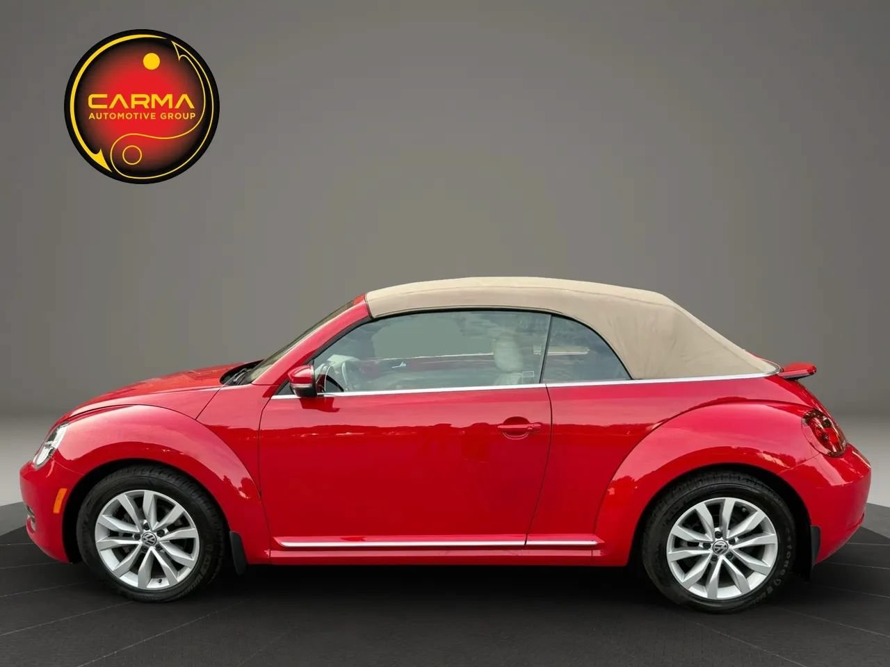 Used 2013 Volkswagen Beetle TDI FWD image 2
