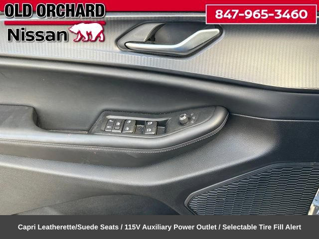 Used 2023 Jeep Grand Cherokee Altitude AWD/4WD image 10