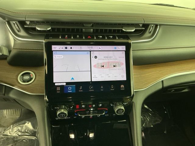 Used 2021 Jeep Grand Cherokee L Summit w/ Luxury Tech Group V image 20