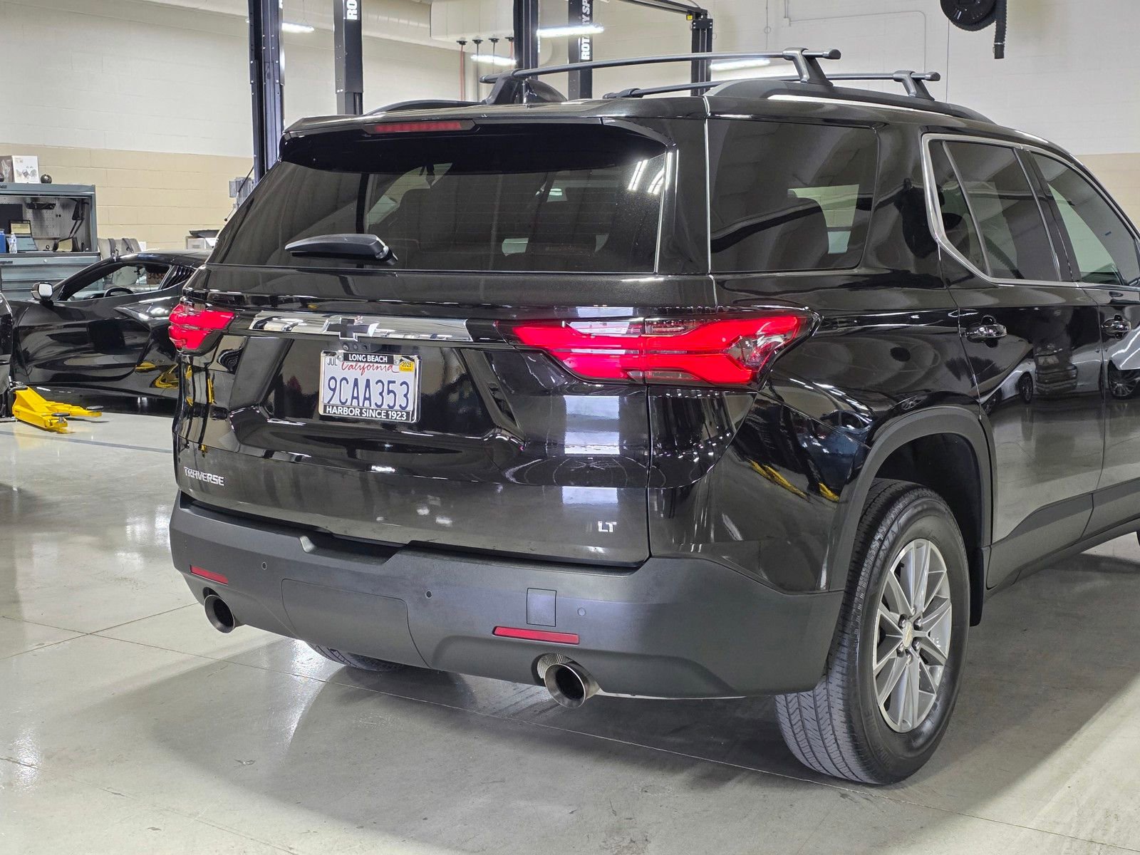 Used 2022 Chevrolet Traverse LT image 11