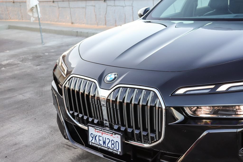 Used 2024 BMW 740i RWD image 6