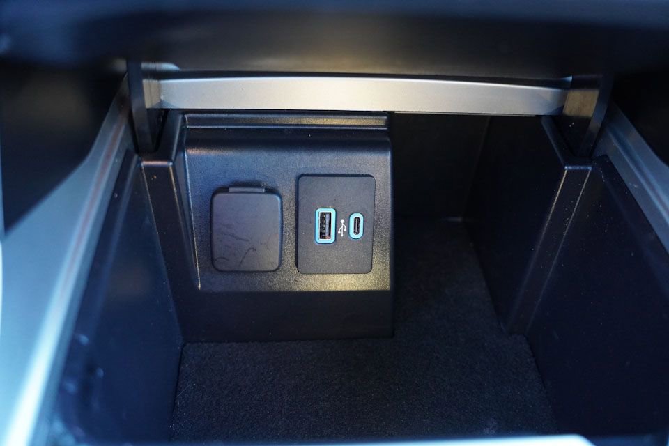 Certified 2022 Ford Explorer Platinum w/ Equipment Group 601A image 33