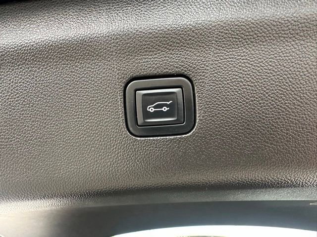 Used 2023 Buick Enclave Essence AWD/4WD image 23
