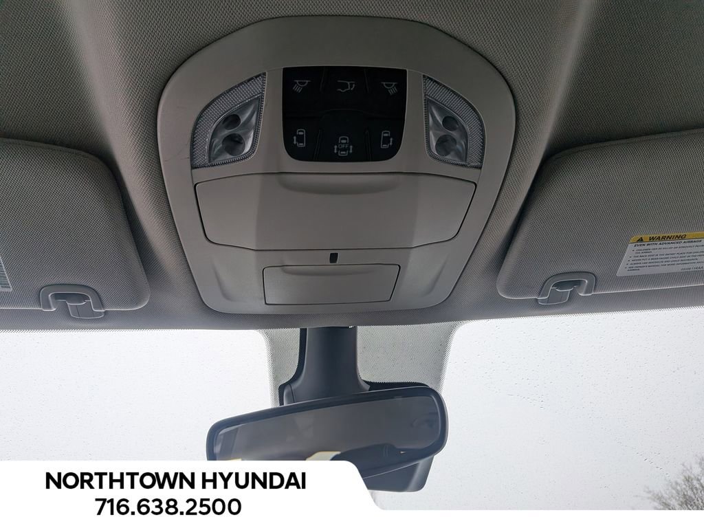 Used 2024 Chrysler Pacifica Touring-L image 25