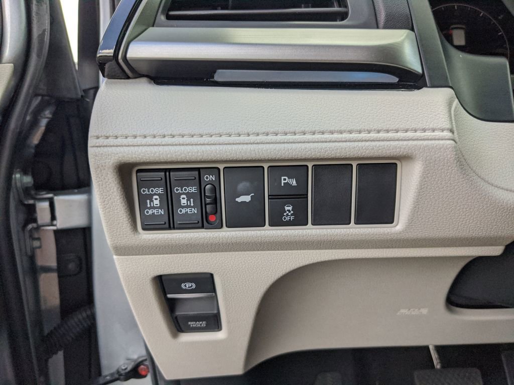 Used 2025 Honda Odyssey Touring image 25