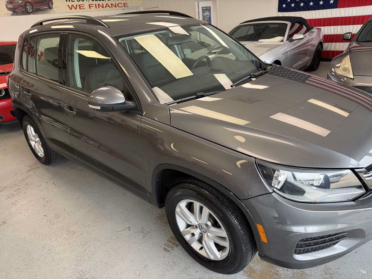 Used 2016 Volkswagen Tiguan S FWD image 3