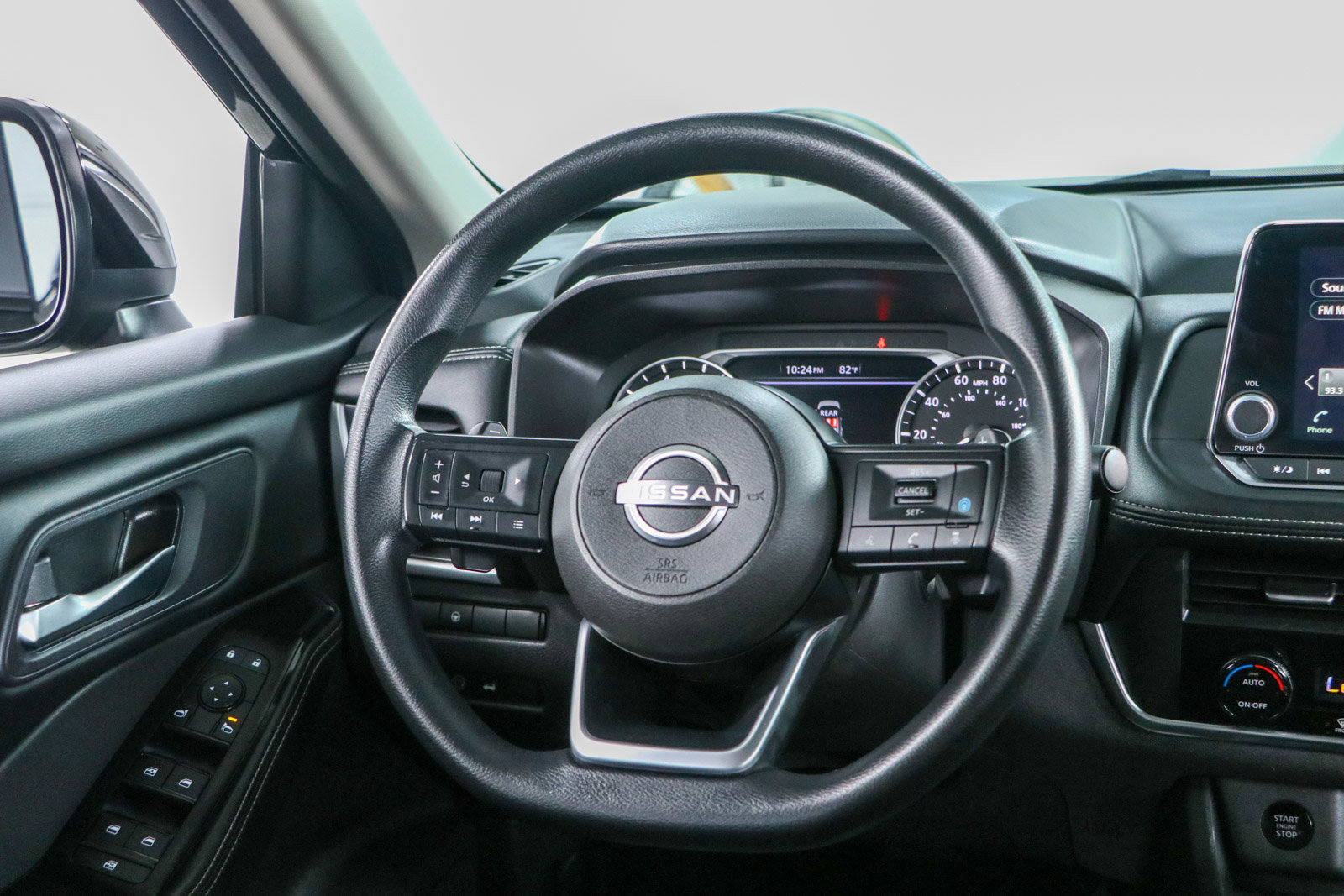 Used 2024 Nissan Rogue SV AWD/4WD image 12