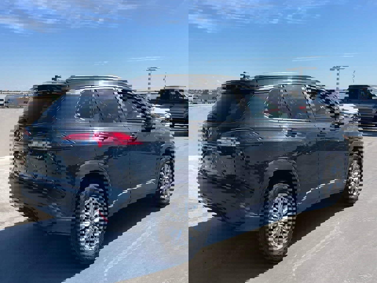 Used 2023 Toyota Corolla Cross LE image 2