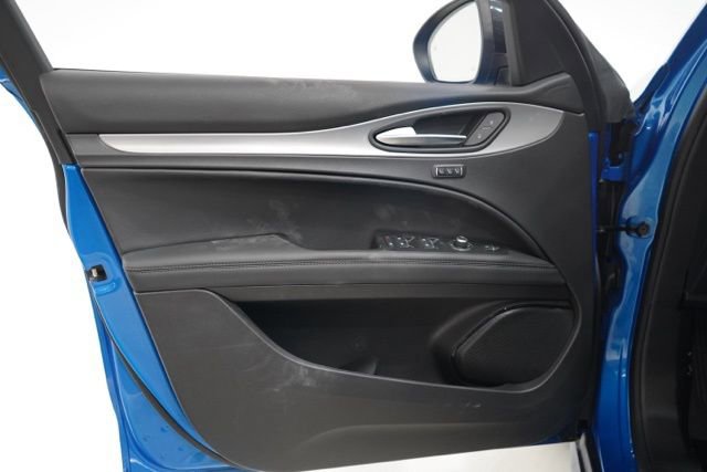 New 2025 Alfa Romeo Stelvio Sprint image 16