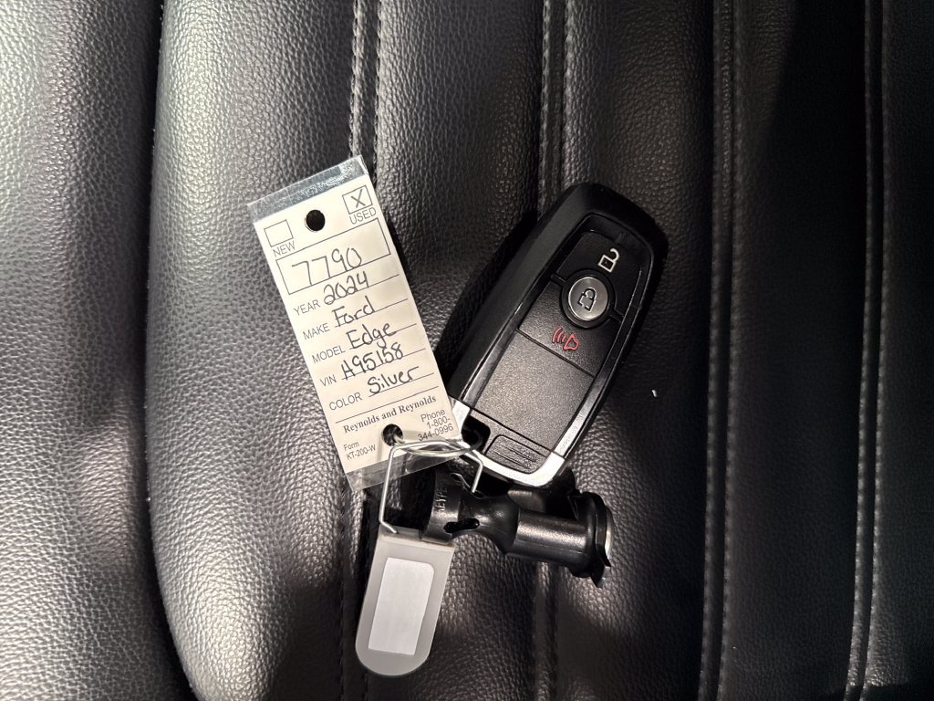 Used 2024 Ford Edge SEL AWD/4WD image 22