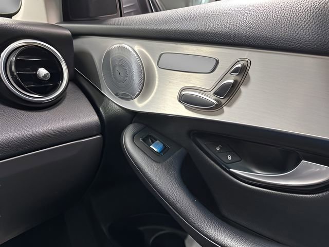 Used 2019 Mercedes-Benz GLC 300 4MATIC image 32