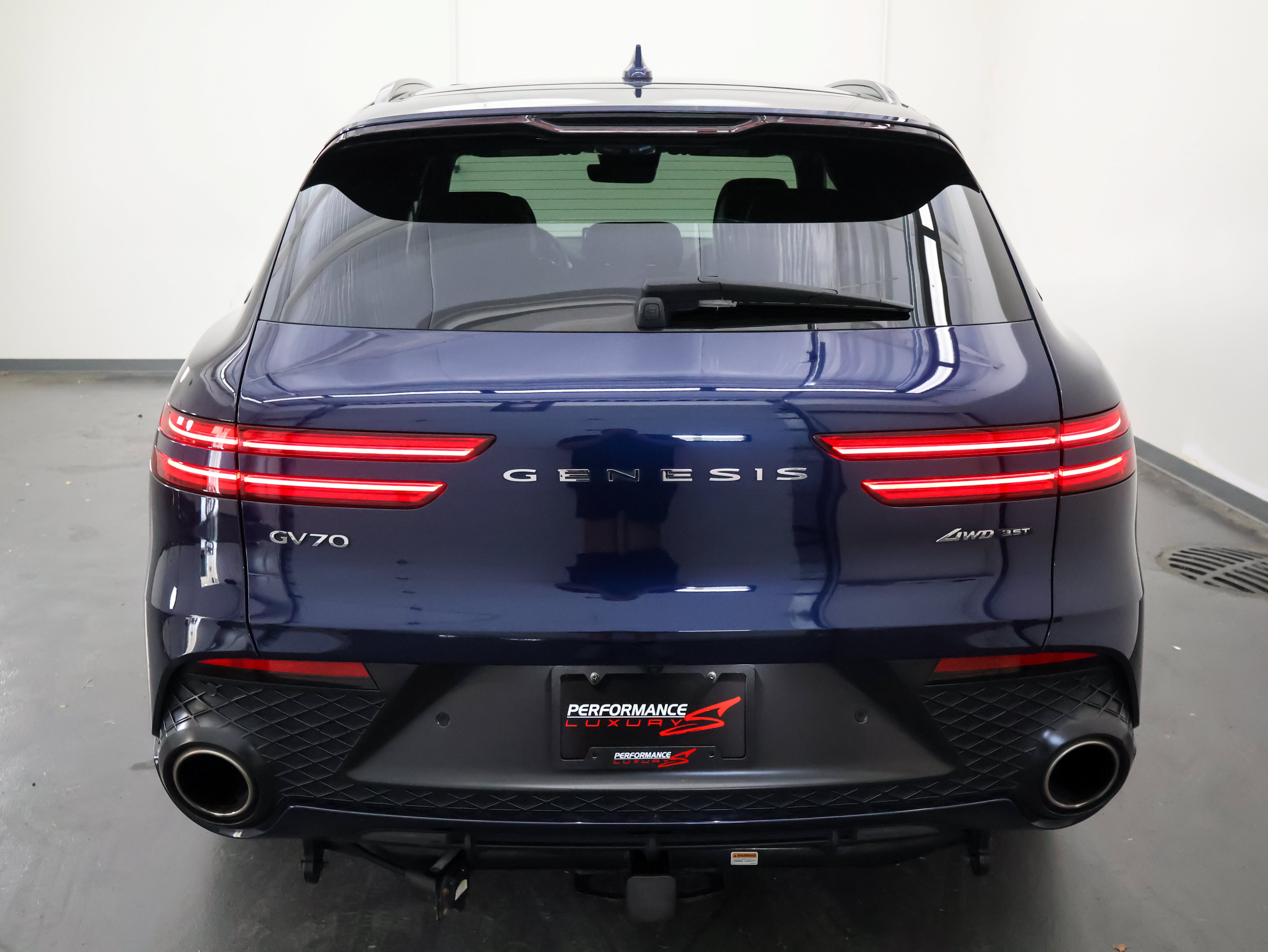 Used 2023 Genesis GV70 3.5T Sport w/ Sport Prestige Package AWD/4WD image 4