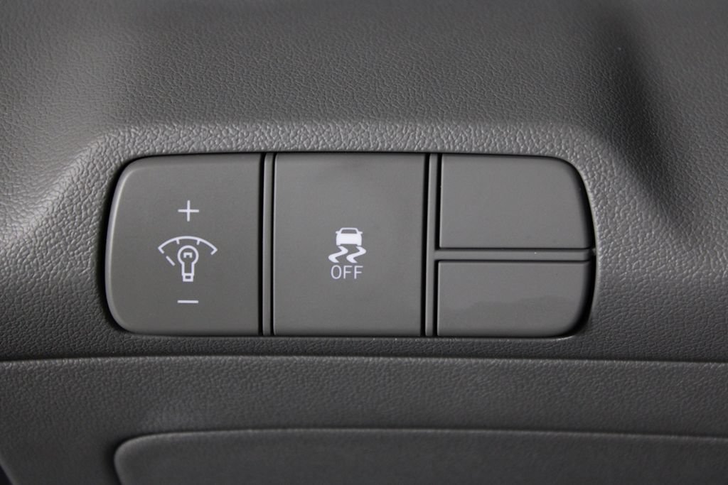 Certified 2025 Hyundai Elantra Sport FWD image 24