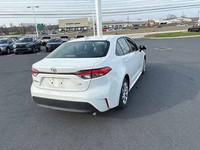 Certified 2025 Toyota Corolla LE image 9