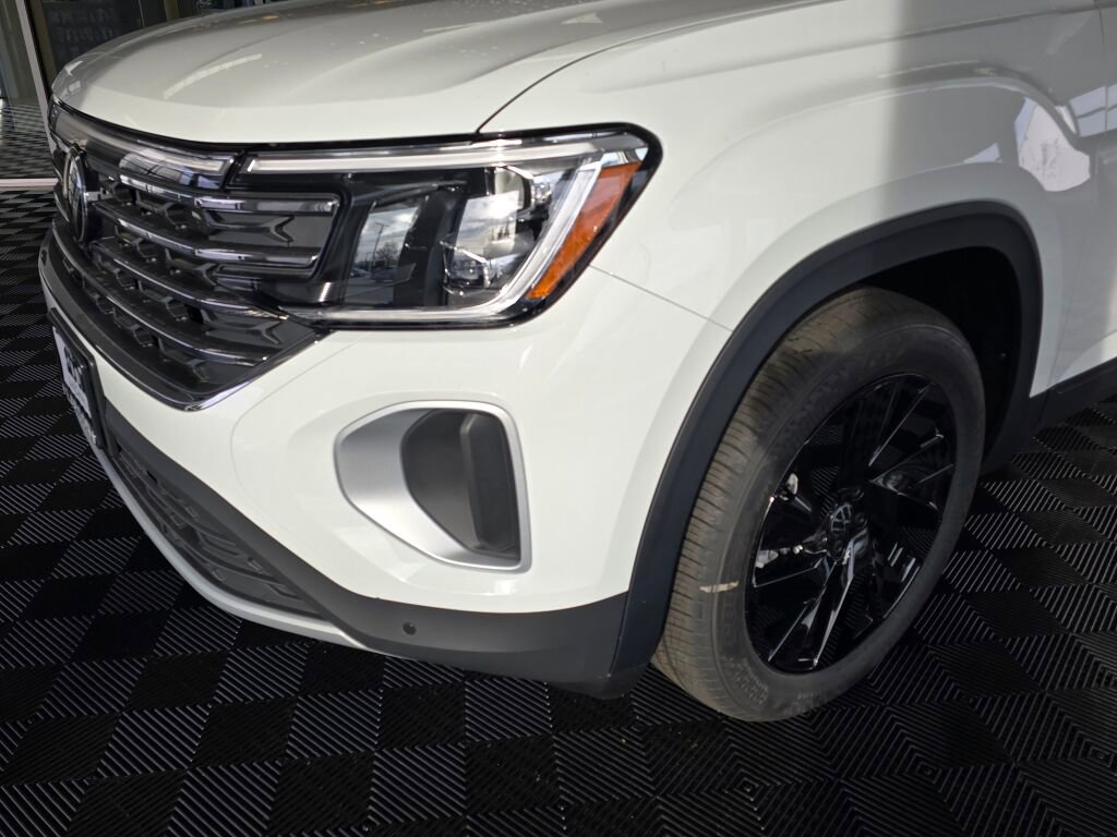 New 2024 Volkswagen Atlas SE image 11