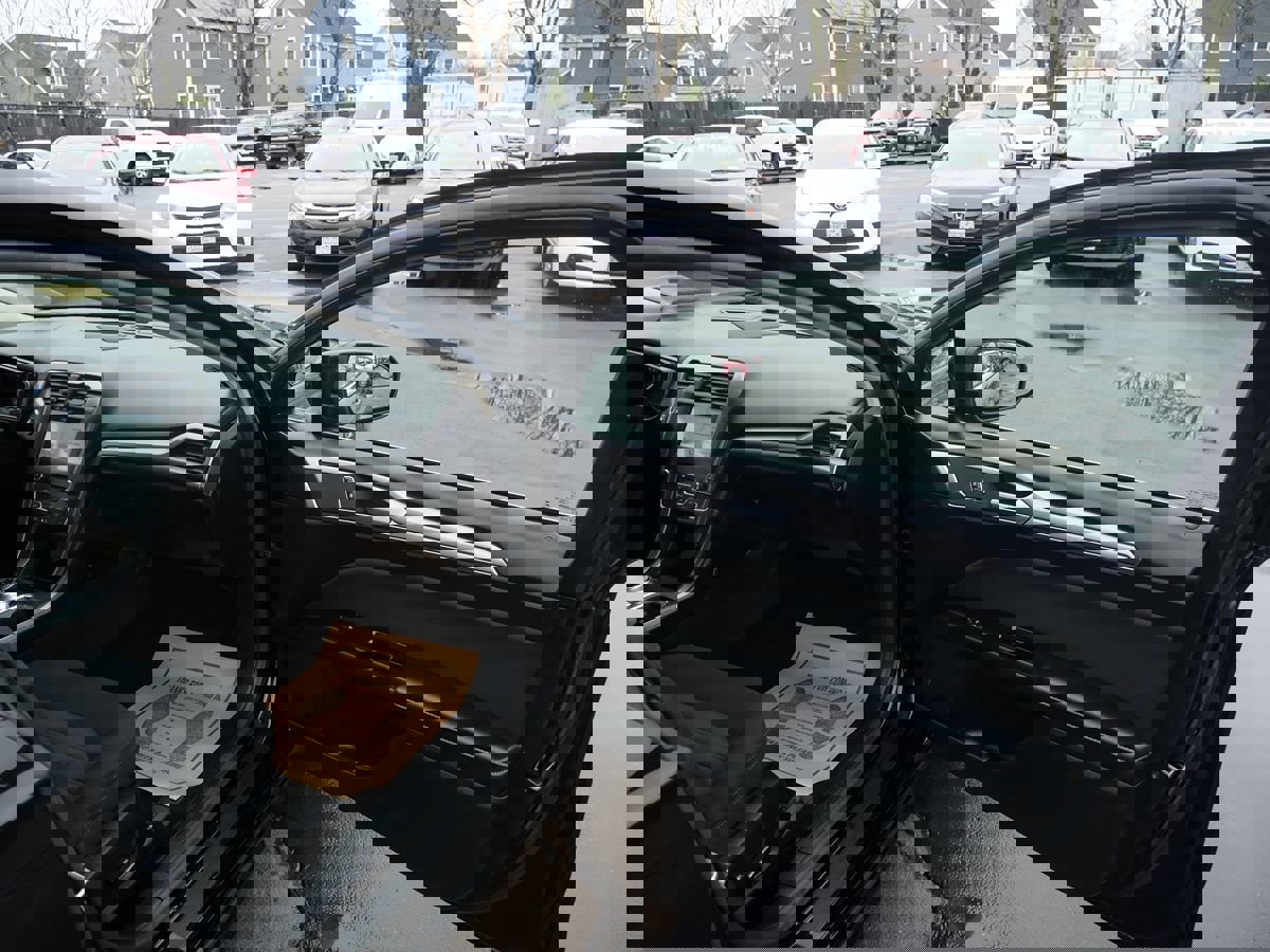 Used 2017 Ford Fusion SE w/ Fusion SE Technology Package image 20