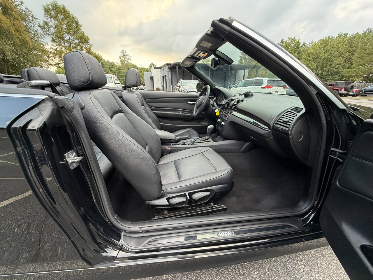 Used 2011 BMW 128i Convertible image 18