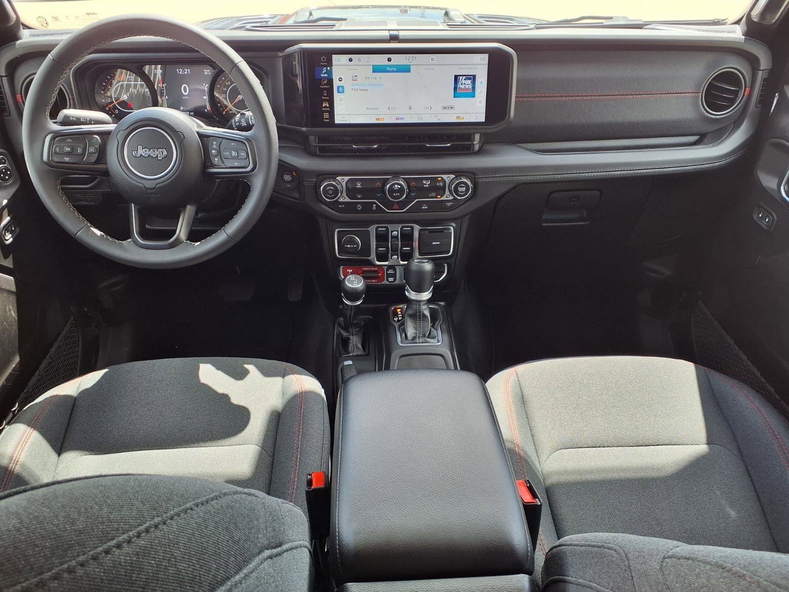 Used 2025 Jeep Wrangler Unlimited Rubicon image 12