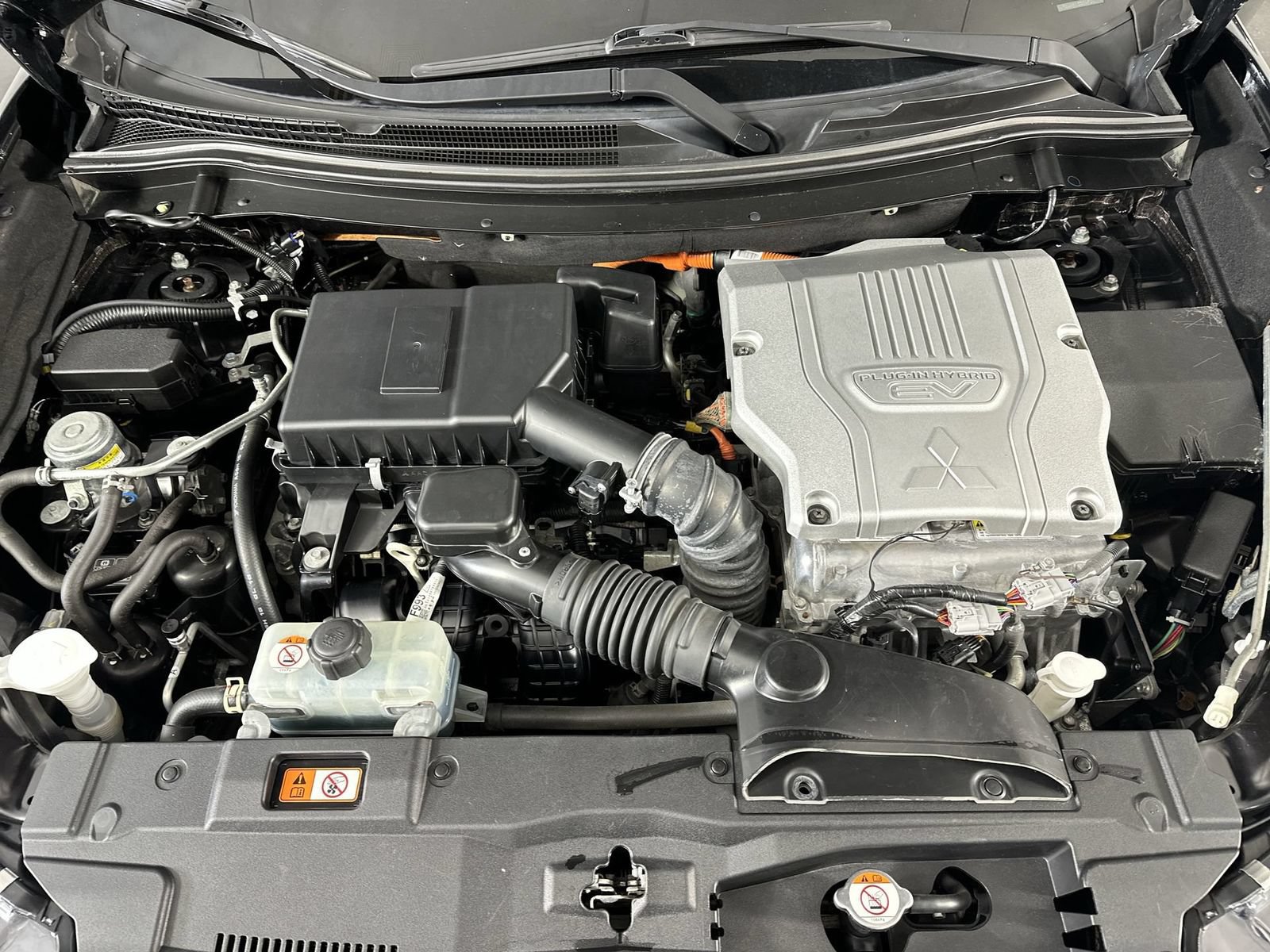 Used 2018 Mitsubishi Outlander SEL AWD/4WD image 28
