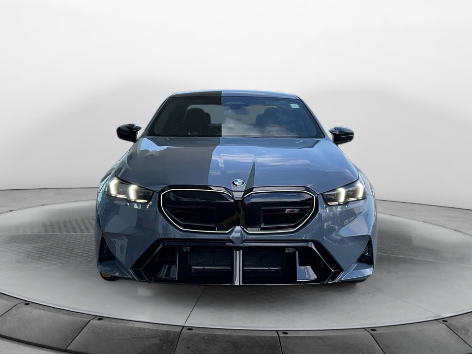 Used 2026 BMW M5 w/ Executive Package image 2