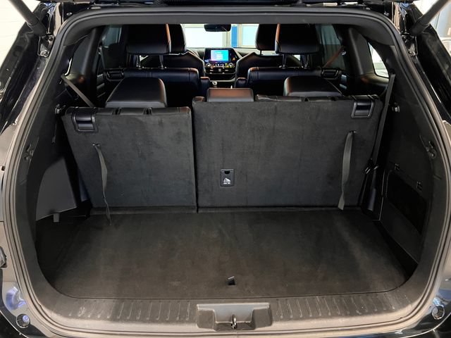 Used 2025 Toyota Highlander XSE AWD/4WD image 9
