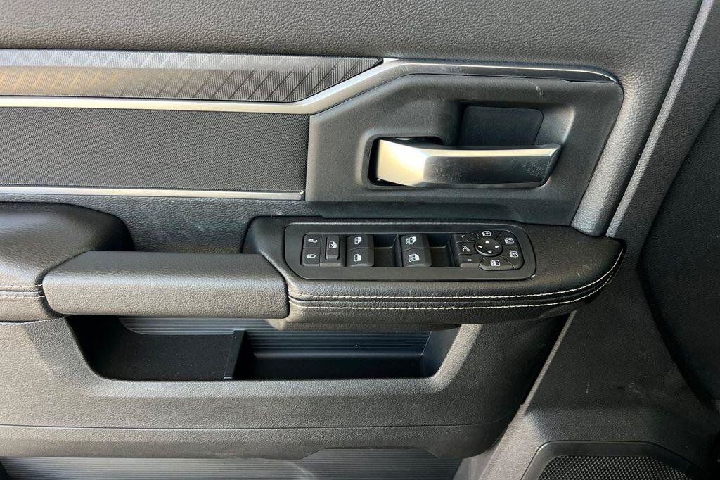 New 2026 RAM 2500 Big Horn AWD/4WD image 11