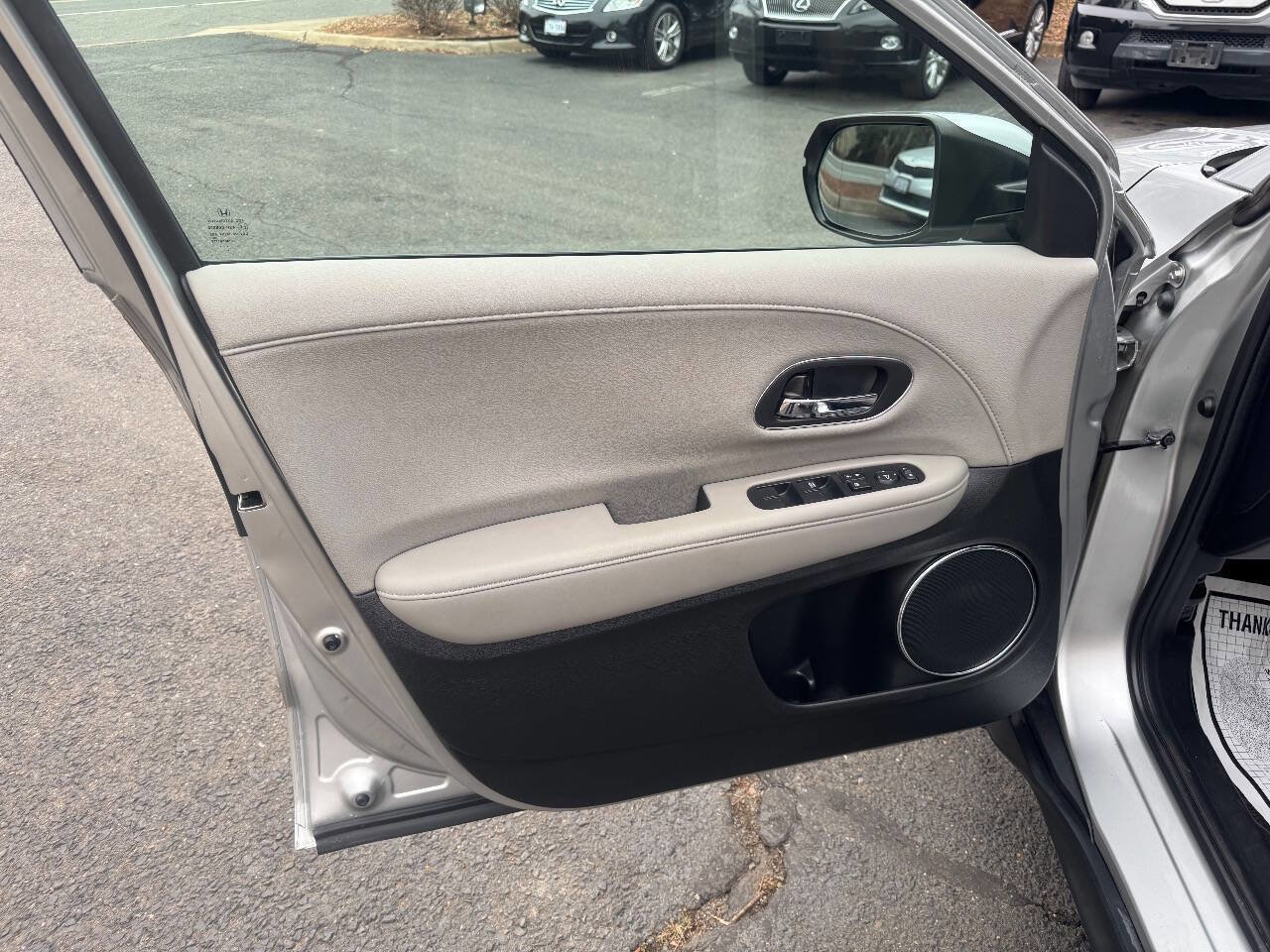 Used 2016 Honda HR-V EX-L image 10